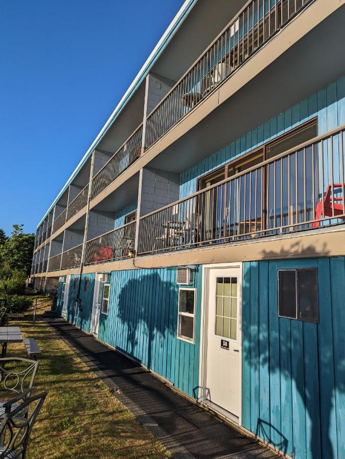 Above Tide Motel Campbell River Exterior photo