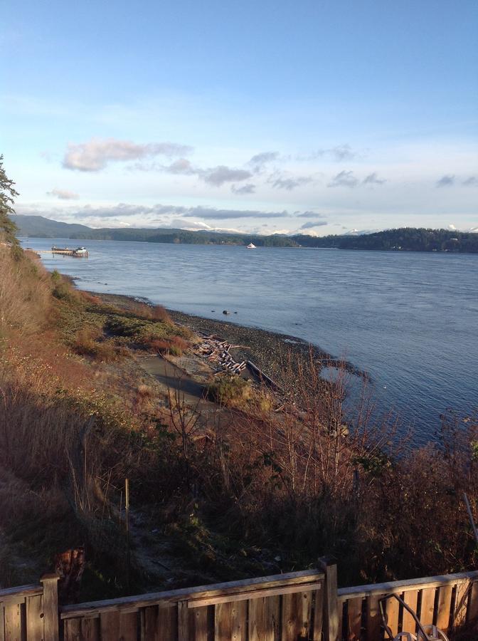 Above Tide Motel Campbell River Exterior photo